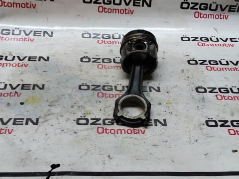 Mercedes Vaneo 1.7 Dizel. Biyel kolu